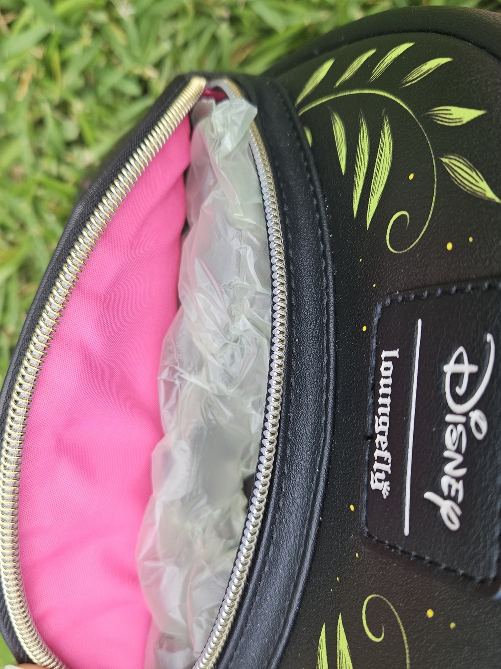 Loungefly Alice in Wonderland Black Mini Backpack - Picture 11 of 11